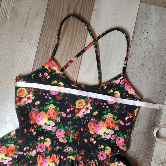 Wet Seal Black Floral Print Crisscross Back Mini Skater Dress Size Small NWOT - Picture 5 of 12